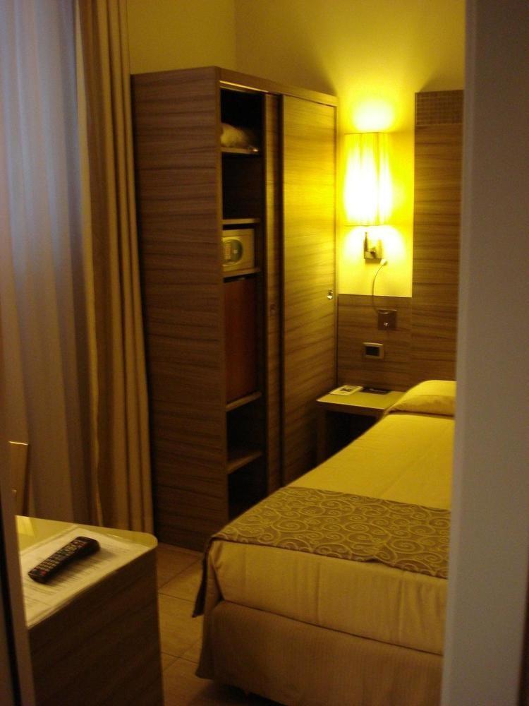 Morrisson Exclusive Rooms Рим Екстер'єр фото