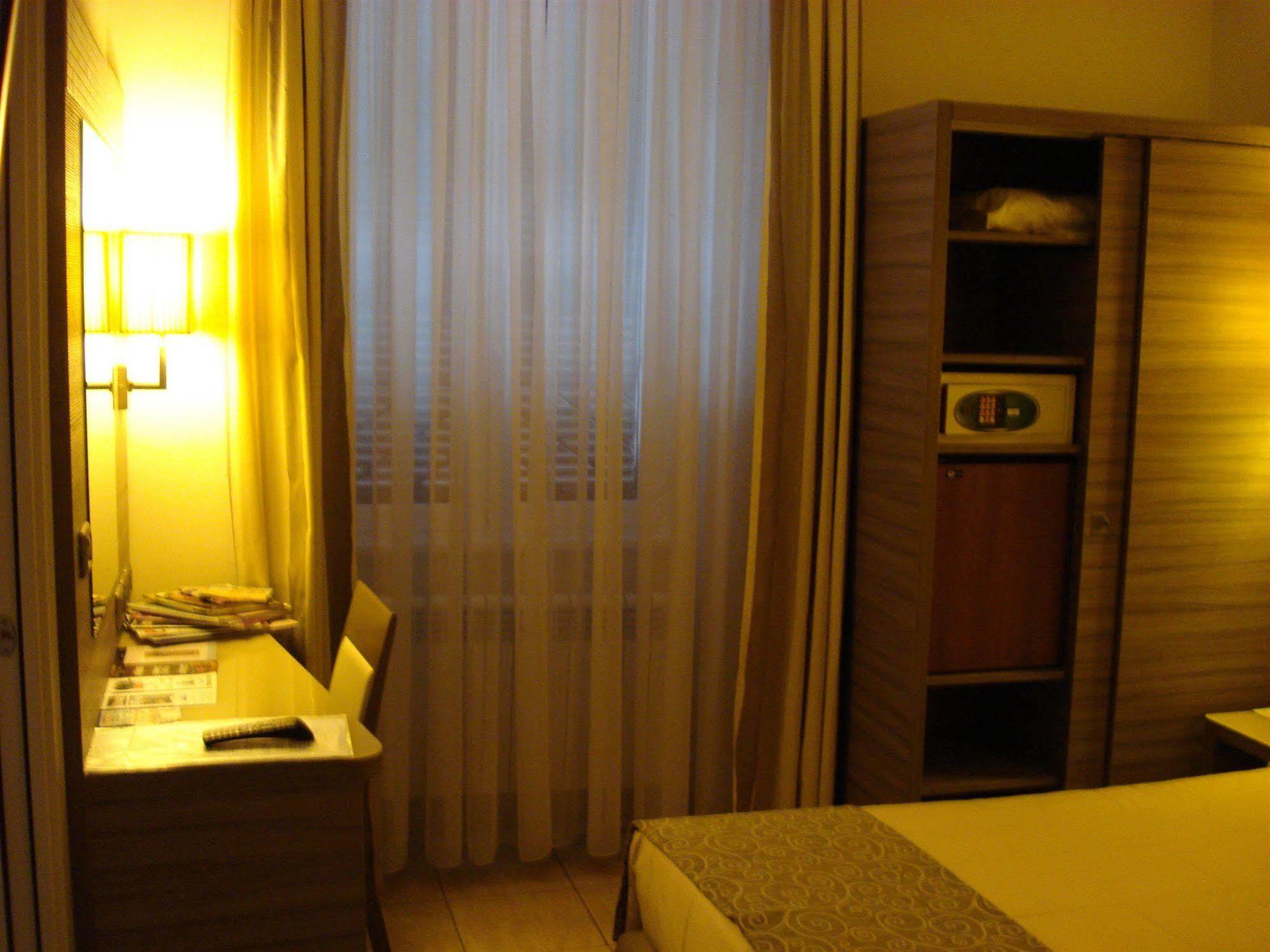 Morrisson Exclusive Rooms Рим Екстер'єр фото